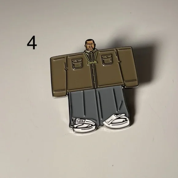 Kanye West Pin - Picture 8 of 9